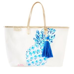 Brand new in bag Lilly Pulitzer bob voyage tote